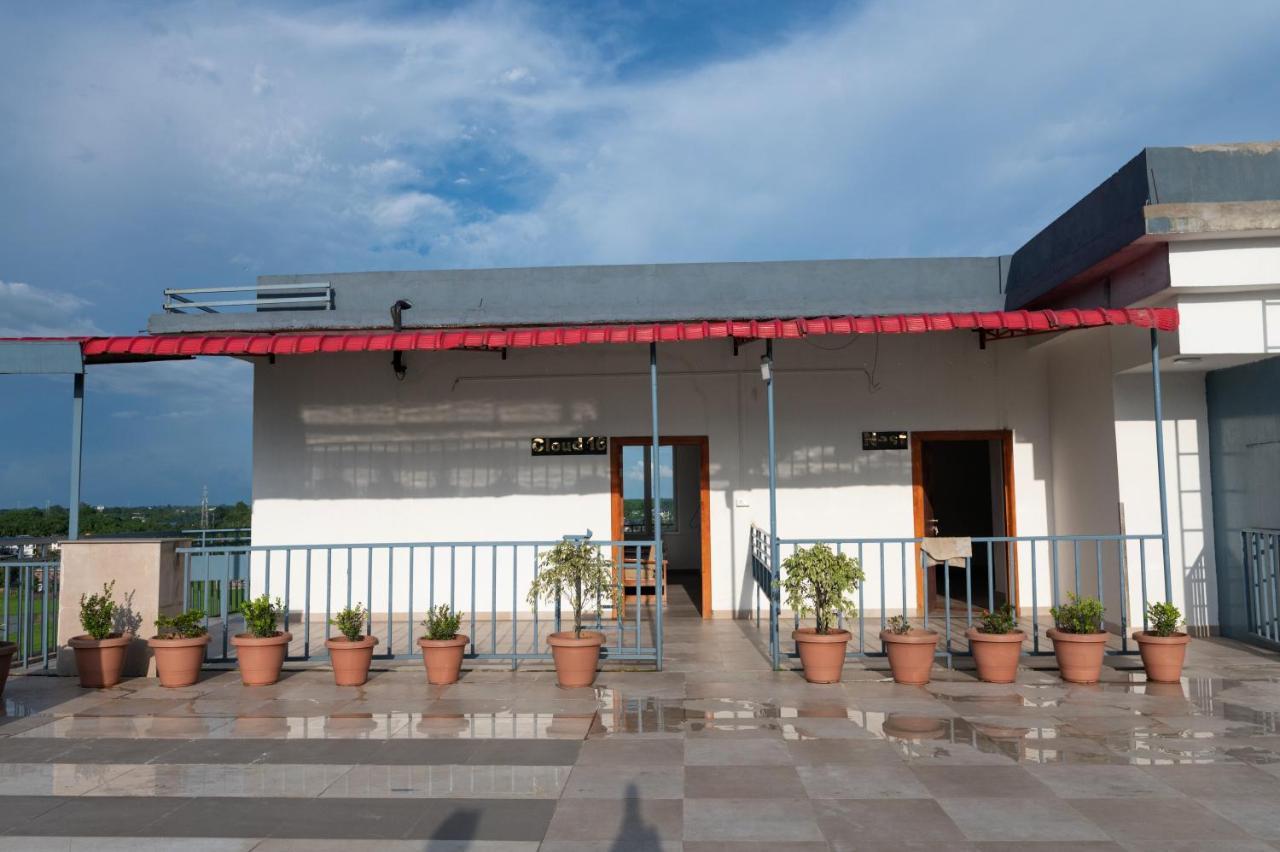 Pushkara Sarovar Portico Hotell Dibrugarh Exteriör bild