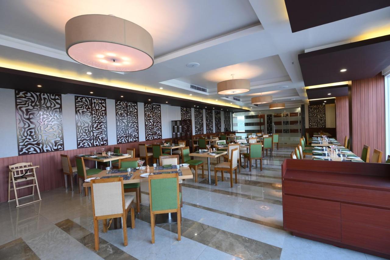 Pushkara Sarovar Portico Hotell Dibrugarh Exteriör bild